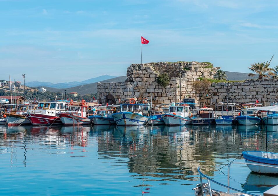 Seferihisar Sığacık Kalesi ve Liman